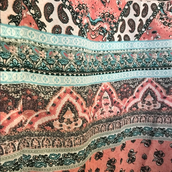 Tribal Pattern Top - Picture 3 of 4